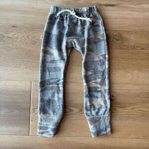 Childhoods Clothing Gray Camo Gusset Pant Joggers 5T